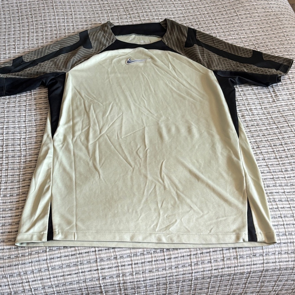 Nike Men's mint green, gray, olive green, and Black Short Sleeve Jersey like Tee